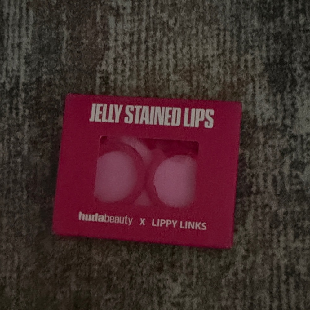 HUDA BEAUTY lippy links